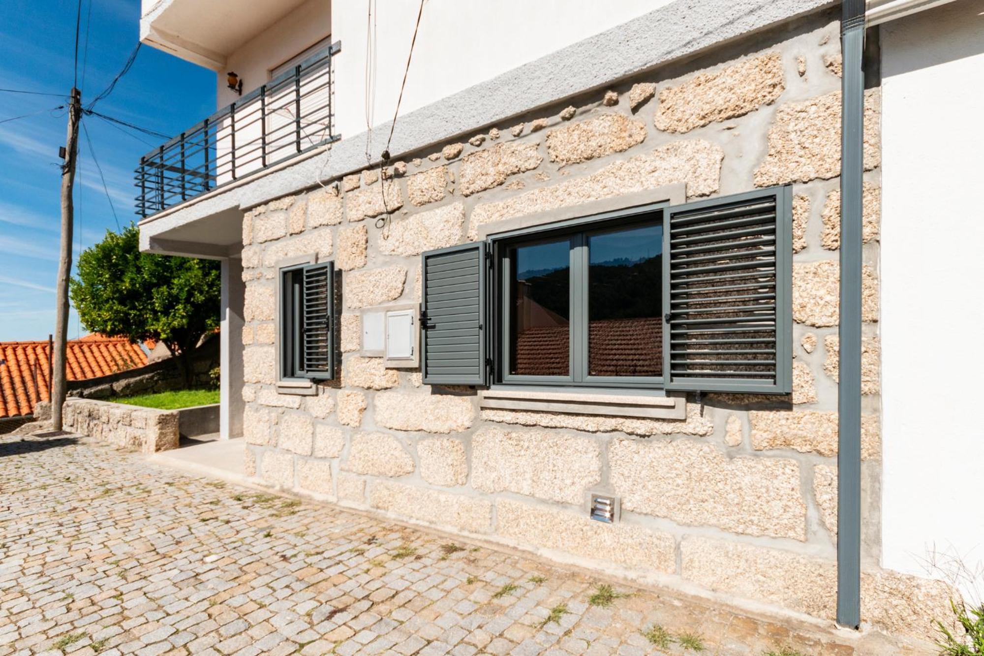 Casa Dos Mouros - 2 Quartos E Cozinha - Serra Da Estrela - لوريغا المظهر الخارجي الصورة